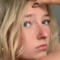 Еббі Крюгер Оголені