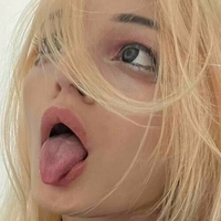 Аліса у країні дорослих Оголені