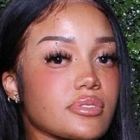 Амазонен Оголені