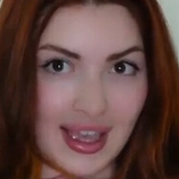 Емі Август Оголені