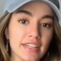 Андреа Гутьєррес Ромо Оголені