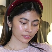 Анжела Каміл Каміль Акюня Оголені