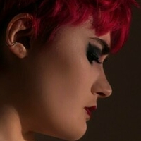 Ен Моссі Оголені