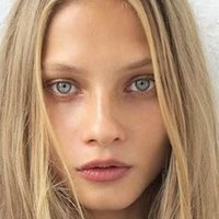 Анна Селезньова Оголені