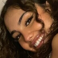 Арія Флорес Оголені