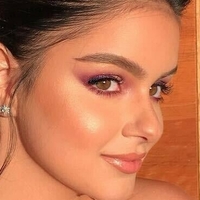 Еріел Вінтер Оголені