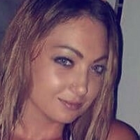 Ешлі Міконі Оголені