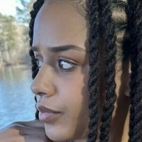 Ава Грей Оголені