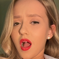 Емелі Блюр Оголені