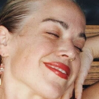 Бретті Косгроув Оголені