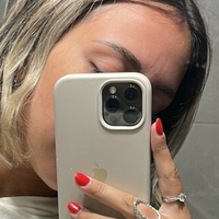 Каміла де Соуса Оголені