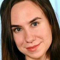 Каміла Бенц Оголені