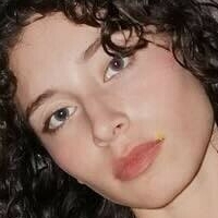 Карла Кампос-Салазар Оголені