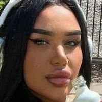 Кармела Хабібі Оголені