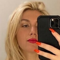 Кет Голд Оголені