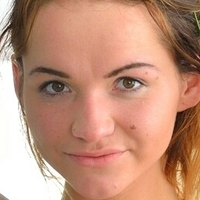 Чар Лотте Оголені