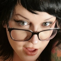 Челхеллбанні Оголені