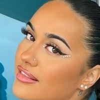 Кіна Єфросинія Оголені