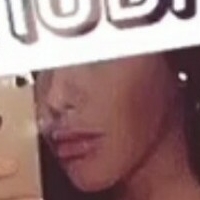 Конні Маннелл Оголені