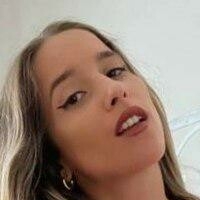 Крістал Малкова Оголені