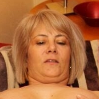 Дана Гаріс Оголені