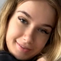 Делайла Гілл Оголені