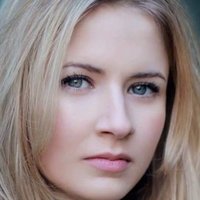 Елайза Беннет Оголені