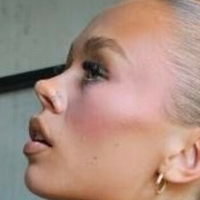 Еллеймейвей Оголені