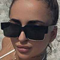 Емі Ла Оголені