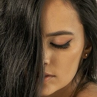 Емілі Кемпбелл Оголені