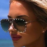 Емілі Срімер Оголені