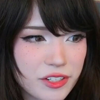 Emiru Оголені