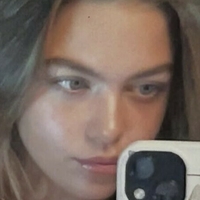 Емма Бірдслі Оголені