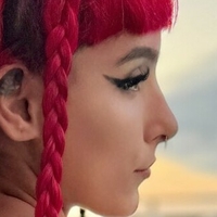 Еммаблекк Оголені