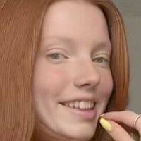 Ева Альма Оголені