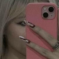 Евамео Оголені