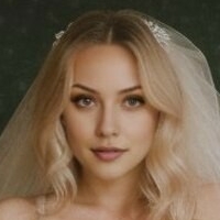 Евелін Роуз Оголені