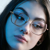 Еверлі 666 Оголені