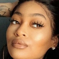 Евоні Оголені