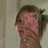 Езгі Касабчопур Оголені