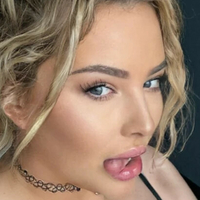 ФабіолаВолкерс Оголені