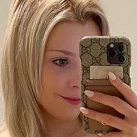 Феліз Ніколь Оголені