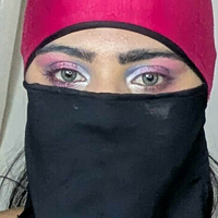 Халіма Салех Оголені