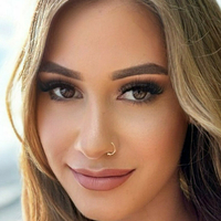 Ханна Хайкс Оголені