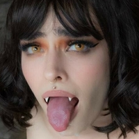 Голлі Енд Хеарі Оголені