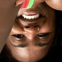 Іона Галвао Оголені