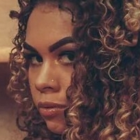 Ізабеллі Феррейра Оголені