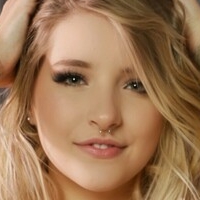 ІтцКіттіЛінн Оголені