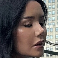 Жасмін Деніел Оголені