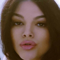 Дженніхонні Оголені